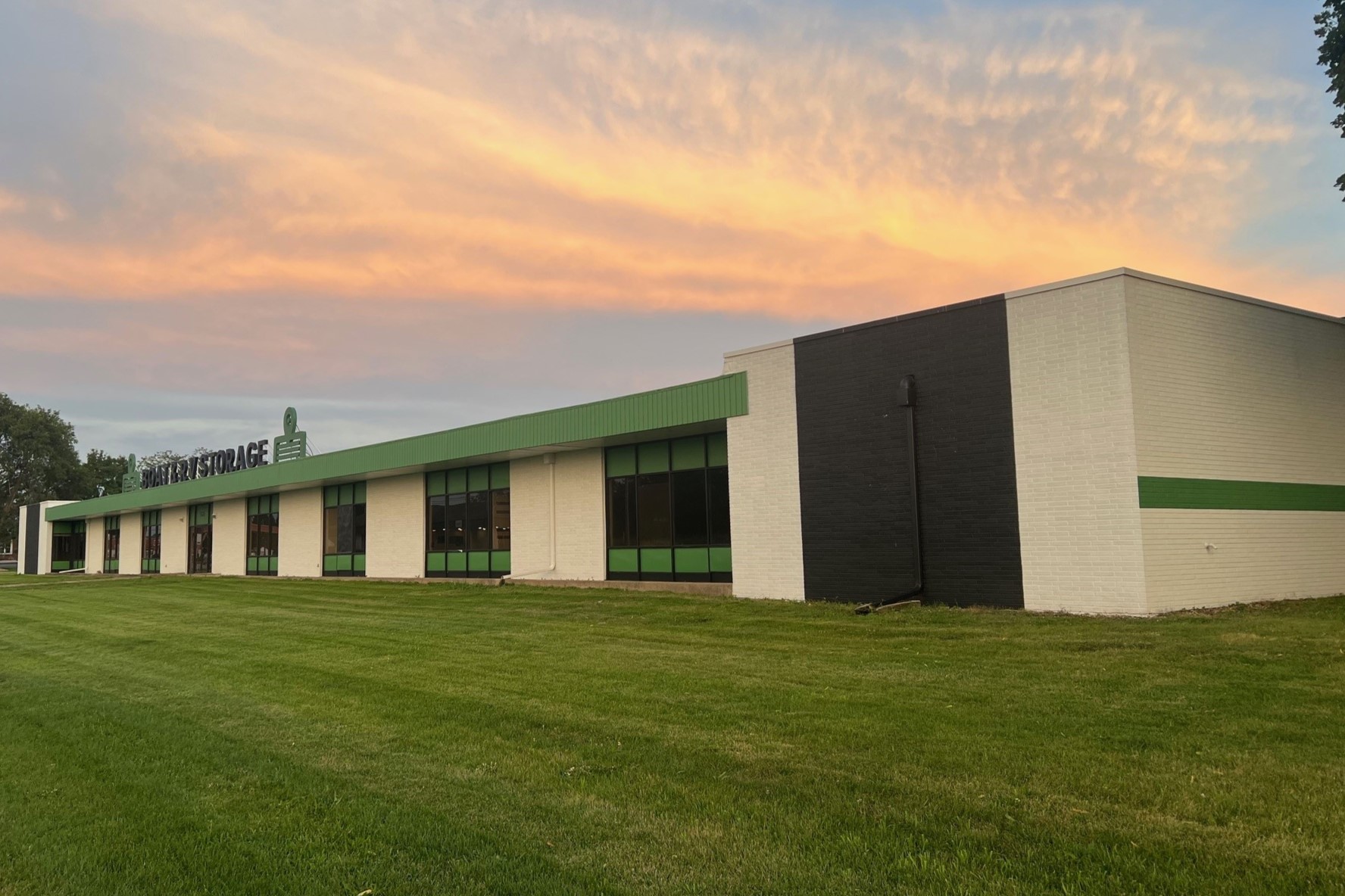 Side angle of the Bon Voyage Storage Building that offers indoor boat and RV storage